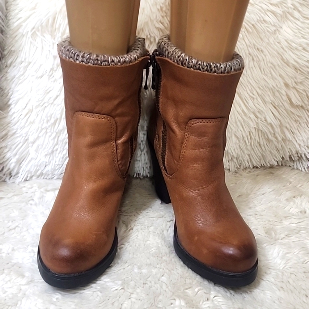STEVE MADDEN SWEATER BOOTS - Picture 3 of 10
